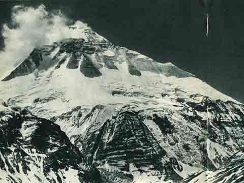 
First Dhaulagiri North Face Exploration by the French in 1950 - Regards Vers L'Annapurna (Memories Of Annapurna) book
